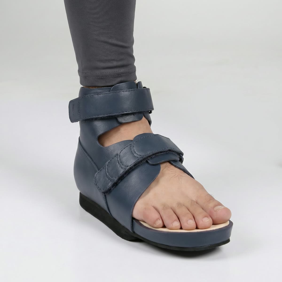 Hallux Valgus Relief Shoe