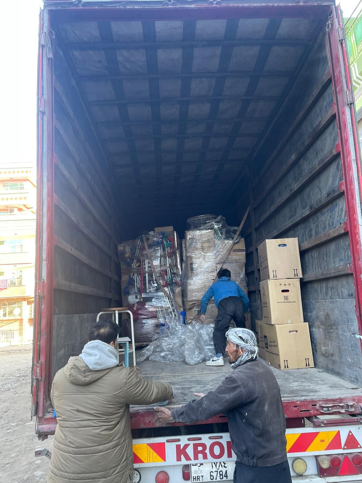 Unloading in Kabul